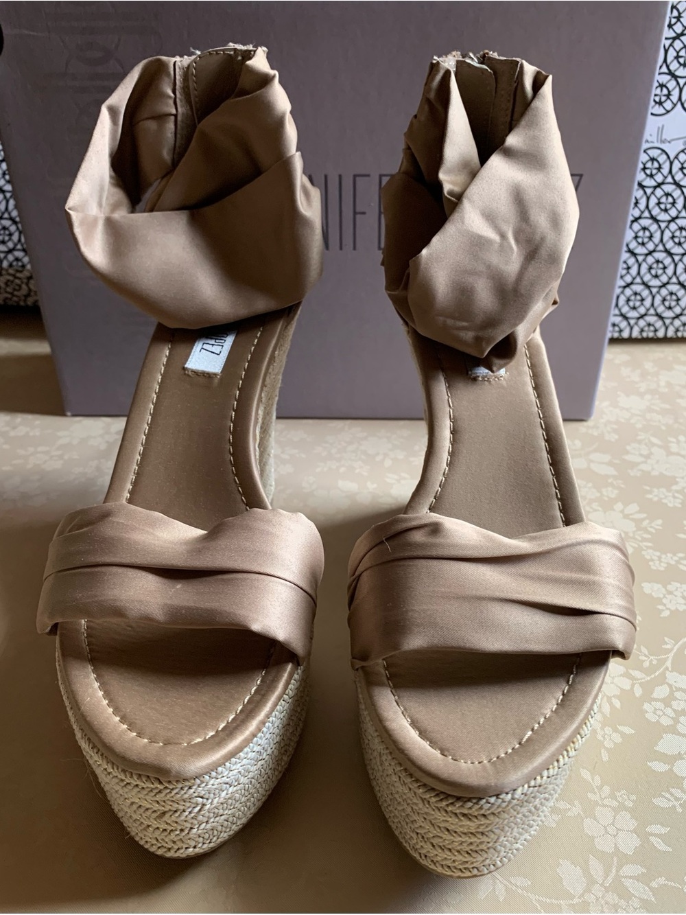 NIB Jennifer Lopez  Tan Platform Wedge Sandals with Ankle Wrap & Zip back 7.5